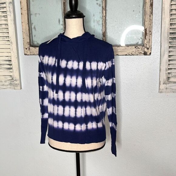 Aqua Women's Tie Dye Hoodie Knitted Long Sleeve Sweater Navy Blue Size Small NWT - Picture 1 of 11